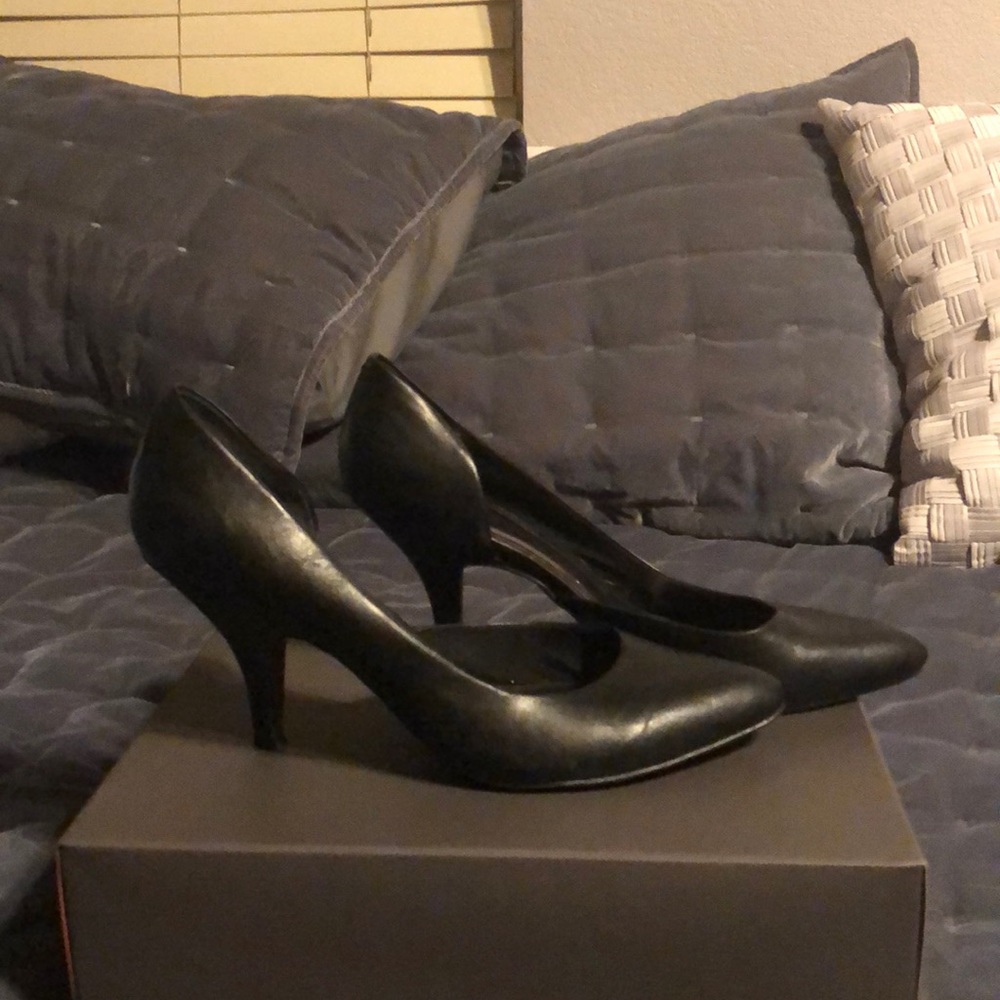 Simple black heel🖤 - Picture 3 of 4